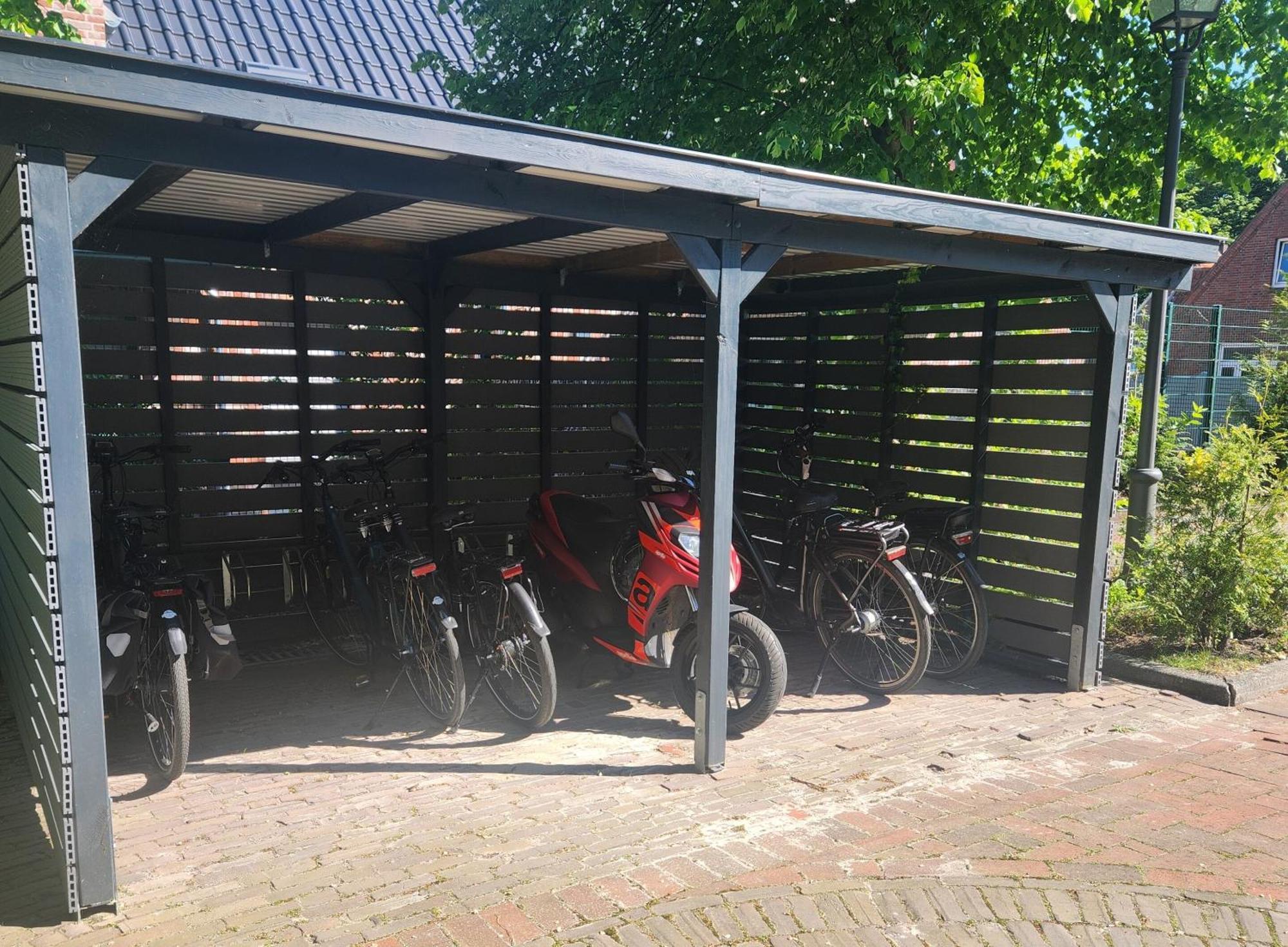 Friesischer Hof, Ferienwohnungen Mit Indoor Spielplatz, Kostenfreien Parkplatz Und W-Lan Hage Buitenkant foto