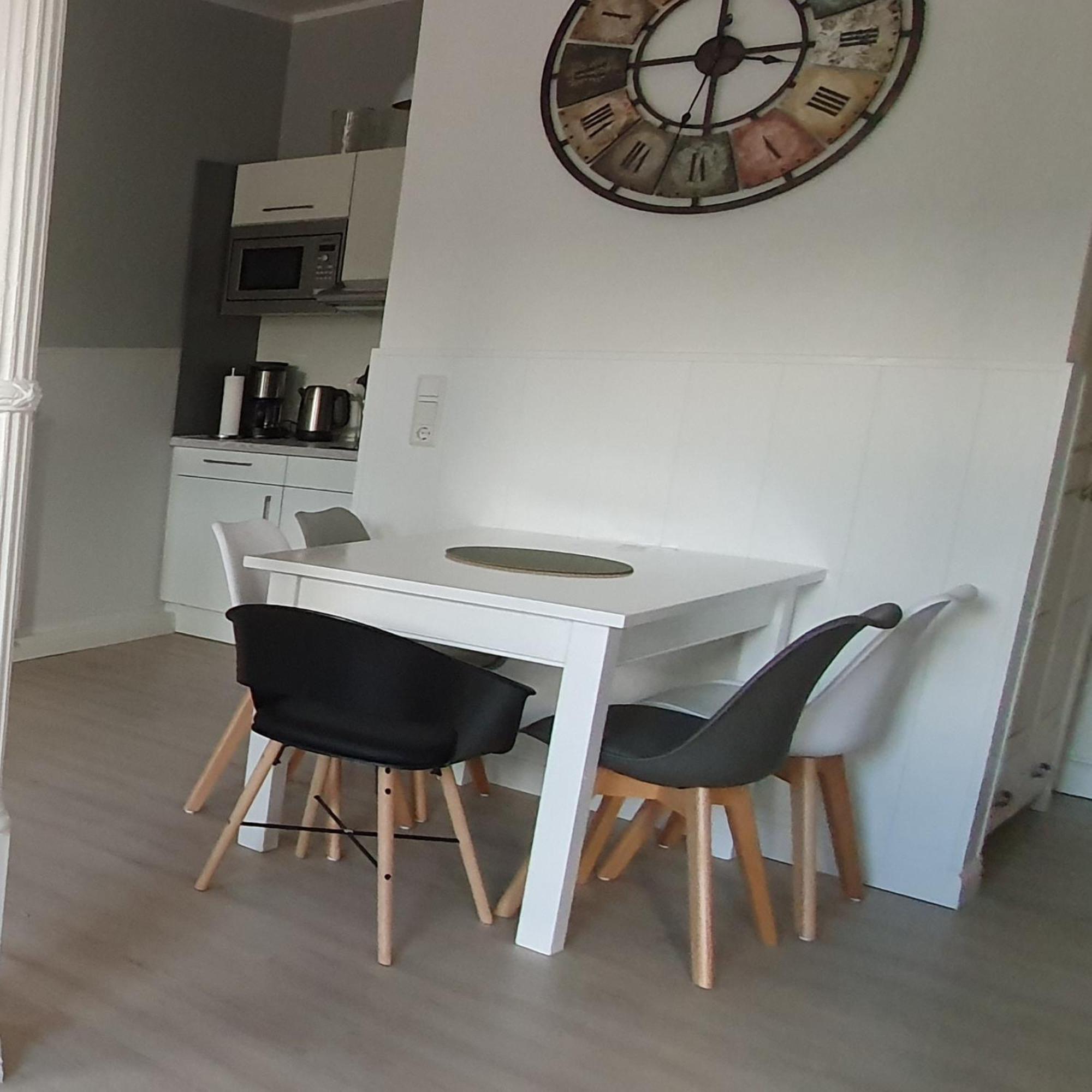 Friesischer Hof, Ferienwohnungen Mit Indoor Spielplatz, Kostenfreien Parkplatz Und W-Lan Hage Kamer foto